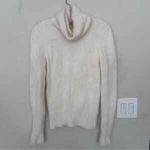 IQ collection wool anhora Cozy White Turtleneck Sweater. Size Large